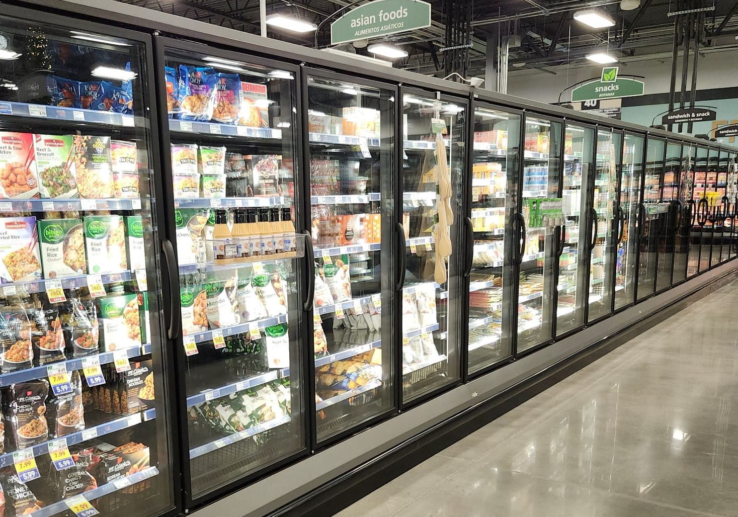 instore-image-of-aisle-of-cases