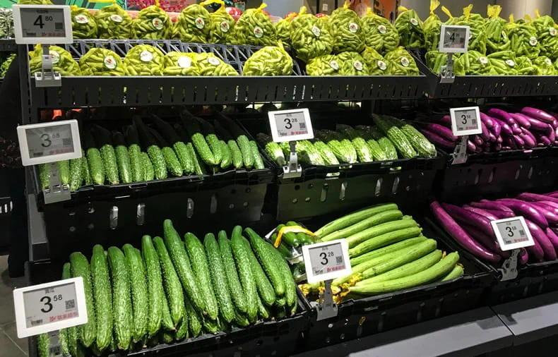 Produce_Case_with_Electronic_Shelf_Tag